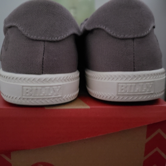 EUC - IOB BILLY Footwear Gore Low Zip-On Sneakers (6) - Picture 3 of 9